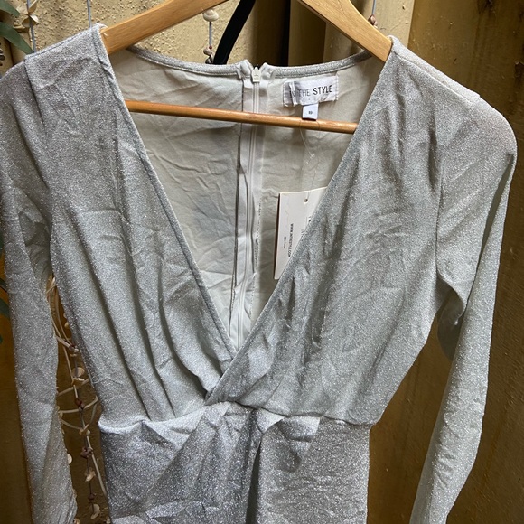 Silver Dress.Size - M - Picture 3 of 10